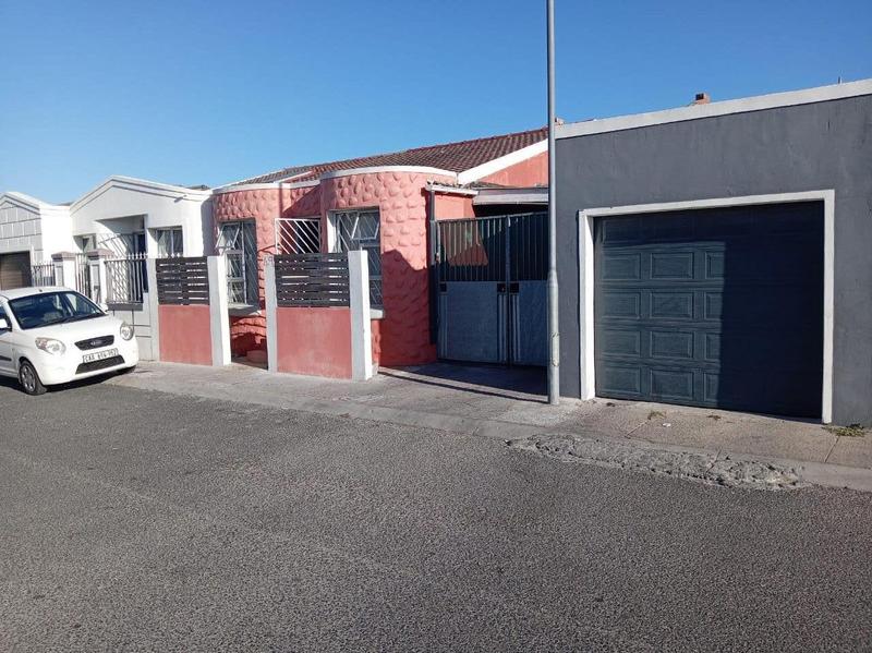 5 Bedroom Property for Sale in Rocklands Western Cape